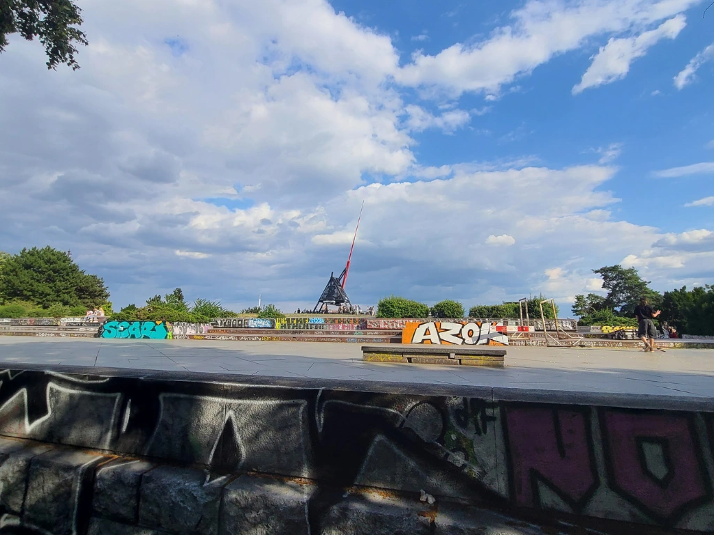 Letná Park skate post prague